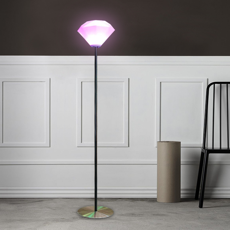 2022 Új északi minimalista otthoni dekorációs lámpa, álló távirányító RGB LED -es lámpa, kreatív gyémánt tompíthatónappali kültéri kerti padló lámpa kovácsoltvas fényoszlopokkal